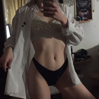 Beautifulartform naked stripping on cam for live sex video chat
