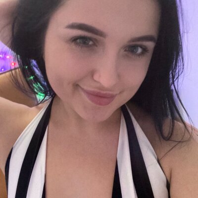 Beauty-Star naked stripping on cam for live sex video chat