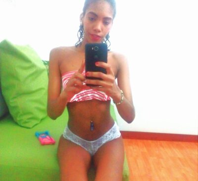 belen_lopez_ naked stripping on cam for live sex video chat