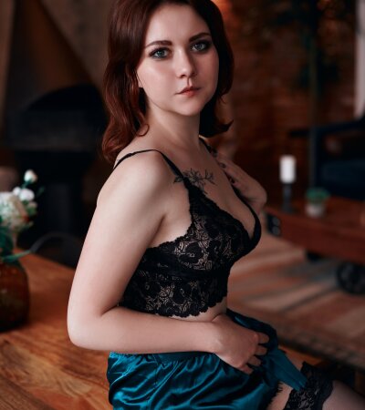 Bella-Hix naked stripping on cam for live sex video chat