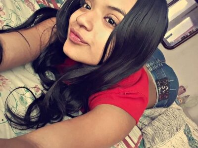 bella_brownn_ naked stripping on cam for live sex video chat