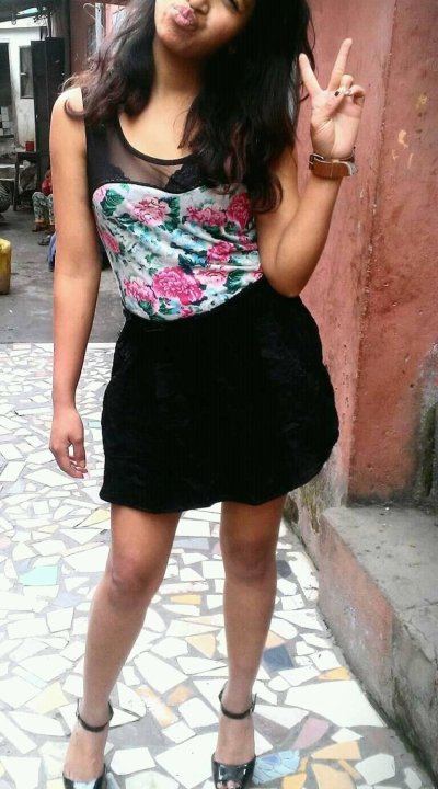 bellah-luna naked stripping on cam for live sex video chat