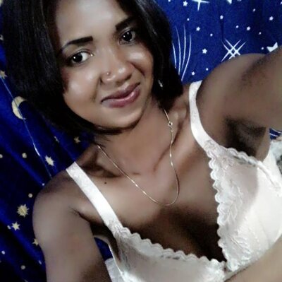 belle4_nayah naked stripping on cam for live sex video chat