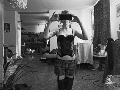 Belledejour25 naked stripping on cam for live sex video chat