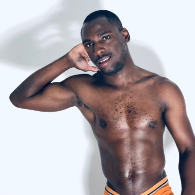 Bigcock_R naked stripping on cam for live sex video chat