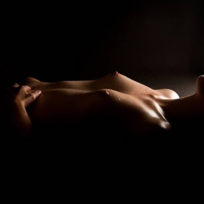 Black_Pearlll naked stripping on cam for live sex video chat