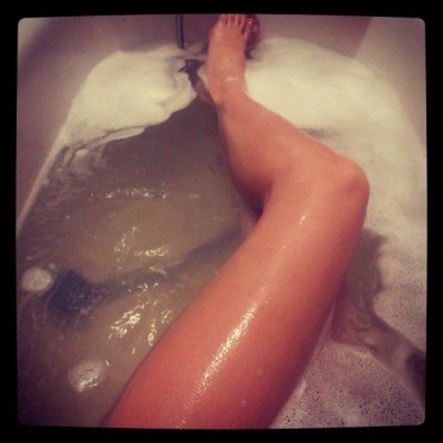BlueEyesLizza naked stripping on cam for live sex video chat