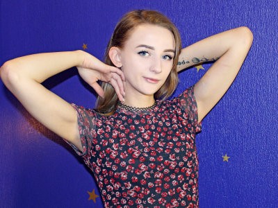 BonnieJames naked stripping on cam for live sex video chat