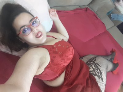 BoozedUpDoll naked stripping on cam for live sex video chat
