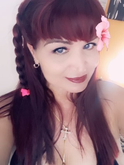 BrendaWest naked stripping on cam for live sex video chat