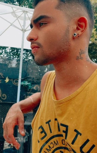 Brian_Miller_ naked stripping on cam for live sex video chat
