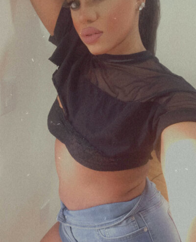 Brooklynluvv naked stripping on cam for live sex video chat