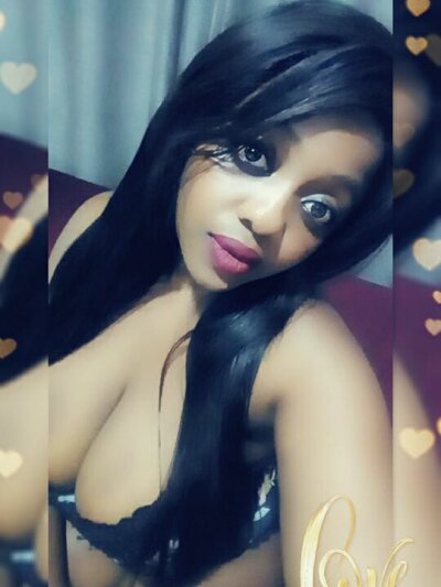 BUSTYBABE4U naked stripping on cam for live sex video chat