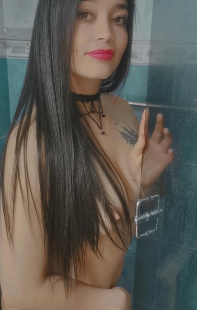 candace_white naked stripping on cam for live sex video chat