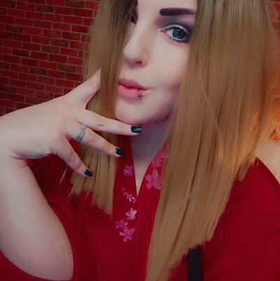 Caramel_Heart naked stripping on cam for live sex video chat