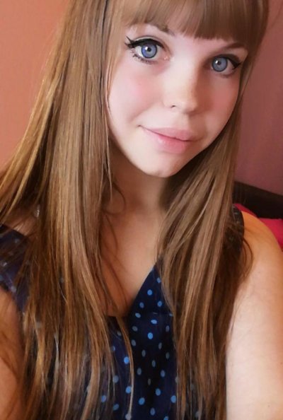 Carrie__White naked stripping on cam for live sex video chat