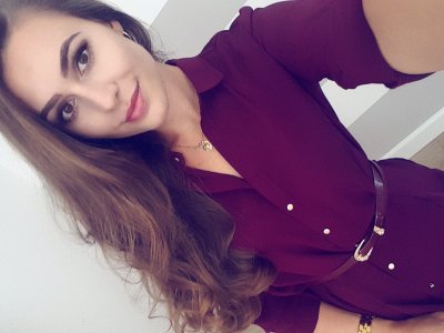 CharlotteBeauty naked stripping on cam for live sex video chat