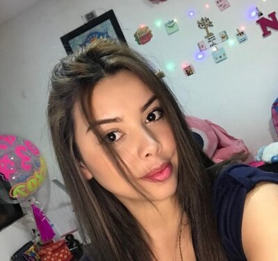 chiaralatin naked stripping on cam for live sex video chat
