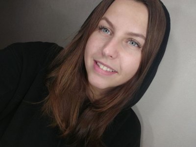 Chloe_Benson_ naked stripping on cam for live sex video chat