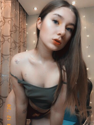 ChristyWilson naked stripping on cam for live sex video chat