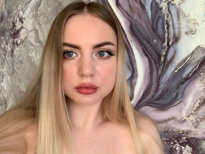 Coco_Doll naked stripping on cam for live sex video chat