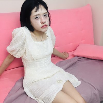 CoraSingl naked stripping on cam for live sex video chat