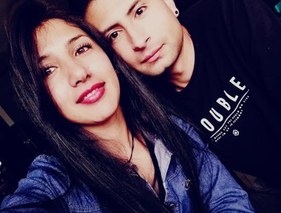 Couple_teen01 naked stripping on cam for live sex video chat