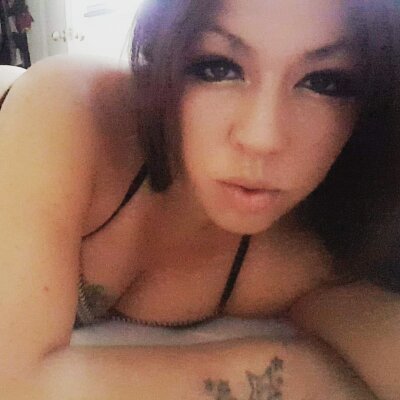 Crazywetcat naked stripping on cam for live sex video chat