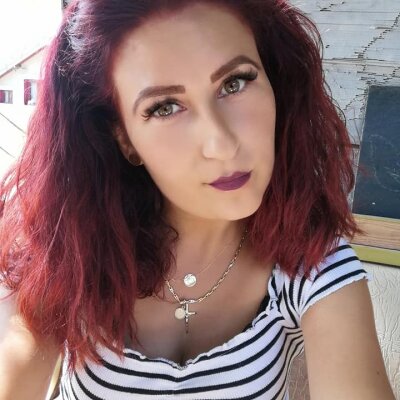 Curly9020 naked stripping on cam for live sex video chat