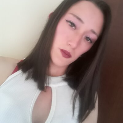 cute_naomi naked stripping on cam for live sex video chat