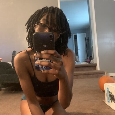 CutEmogirl naked stripping on cam for live sex video chat