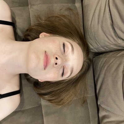 CuteSaoirse naked stripping on cam for live sex video chat