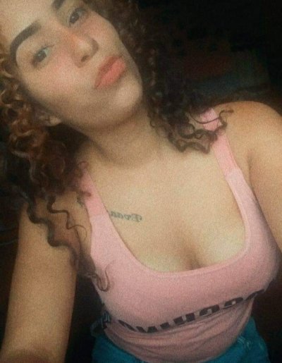 DacotaHamilton naked stripping on cam for live sex video chat