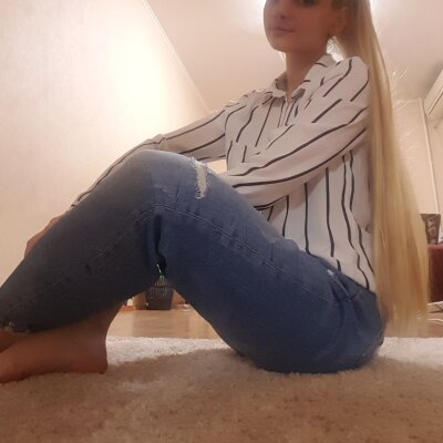 DaddysBarbiee naked stripping on cam for live sex video chat