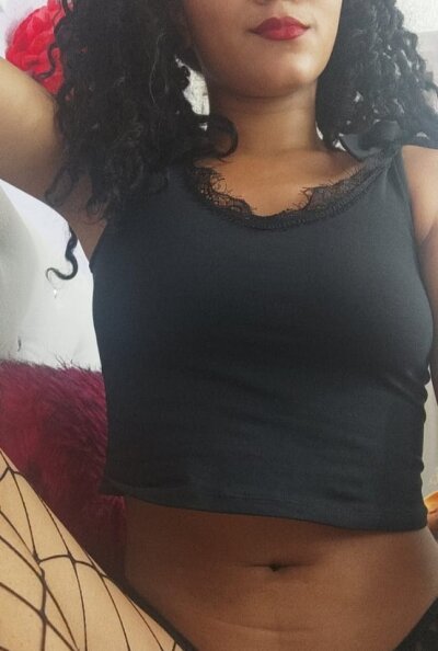 _daddysgirl naked stripping on cam for live sex video chat