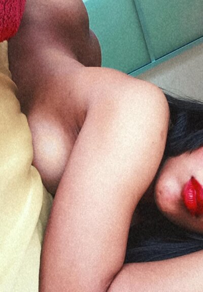 dahihanna naked stripping on cam for live sex video chat