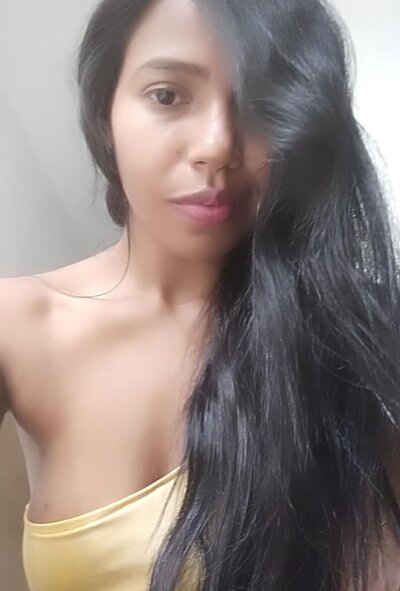 Dahyans756 naked stripping on cam for live sex video chat