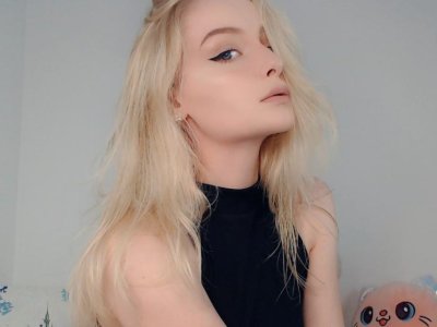 Daily_Angel naked stripping on cam for live sex video chat