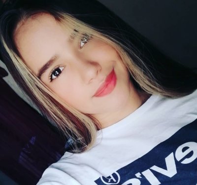 DakotaRey naked stripping on cam for live sex video chat