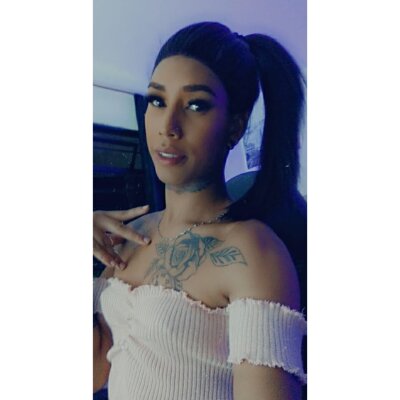 Danidollts naked stripping on cam for live sex video chat
