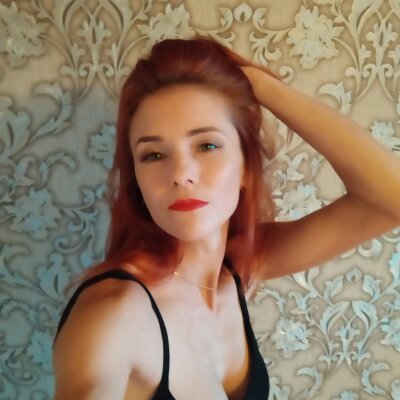DankaQlady naked stripping on cam for live sex video chat