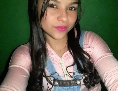 dayan_1 naked stripping on cam for live sex video chat