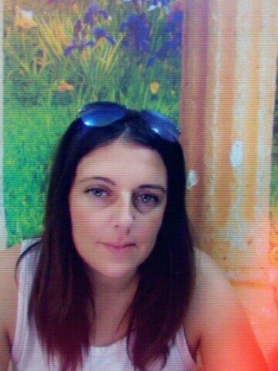 DeborahNice naked stripping on cam for live sex video chat
