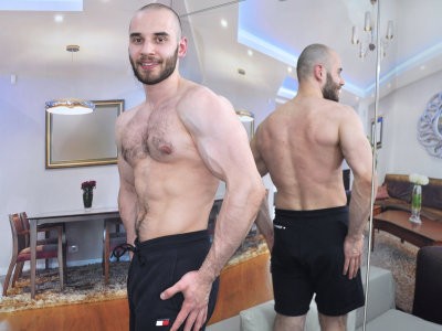 DiegoPowerX naked stripping on cam for live sex video chat