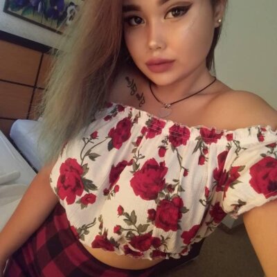 Douxtease naked stripping on cam for live sex video chat