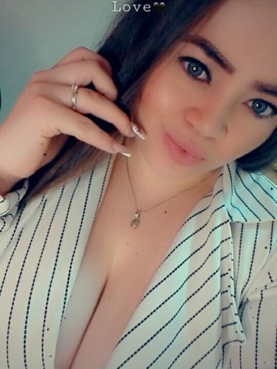 dulce_victoria naked stripping on cam for live sex video chat