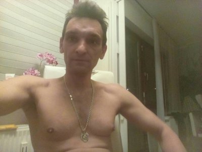DUNDY1970 naked stripping on cam for live sex video chat