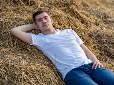 DylanStarxx naked stripping on cam for live sex video chat