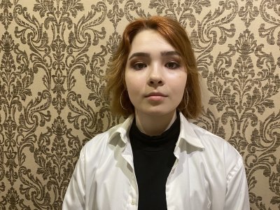 ElisaWine naked stripping on cam for live sex video chat
