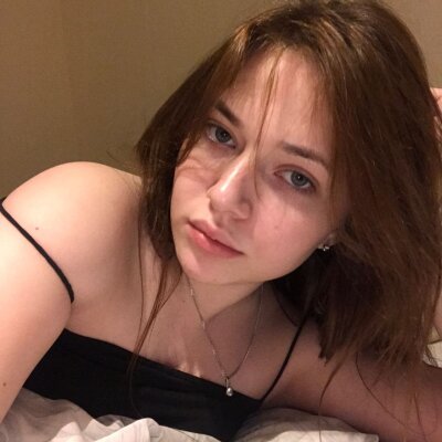ElizabethDwayne naked stripping on cam for live sex video chat